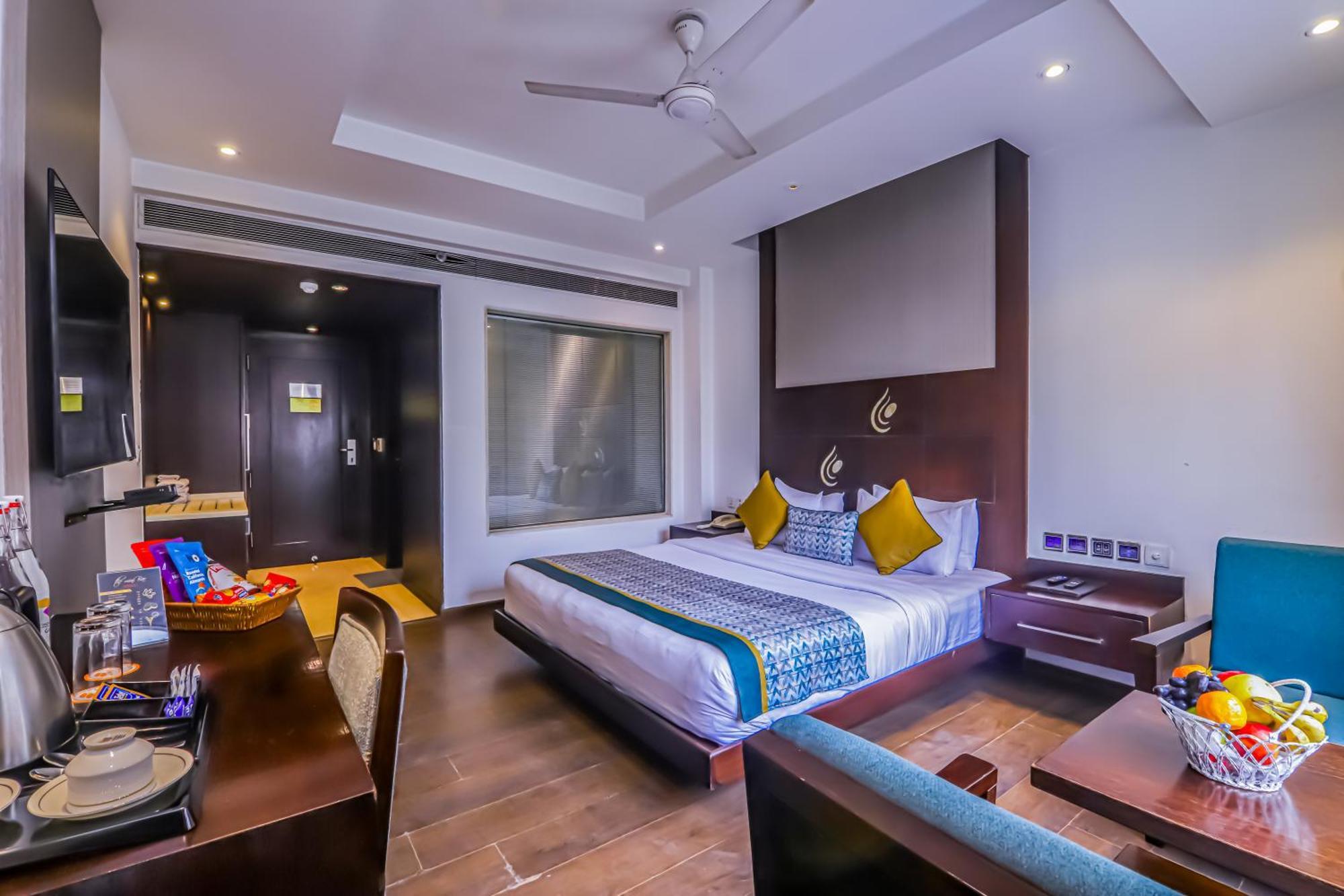 Hotel Godwin Deluxe Near Railway Stn Offers Free Airport Pick-up 4*